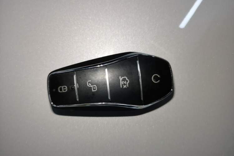 Used BYD Yuan UP 2024 401 km Active Version Vehicle Key