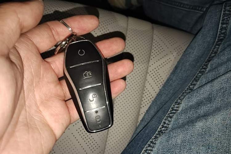 Used BYD Yuan UP 2024 401 km Active Version Vehicle Key