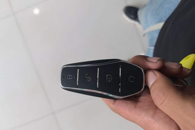 Used BYD Yuan UP 2024 401 km Active Version Vehicle Key