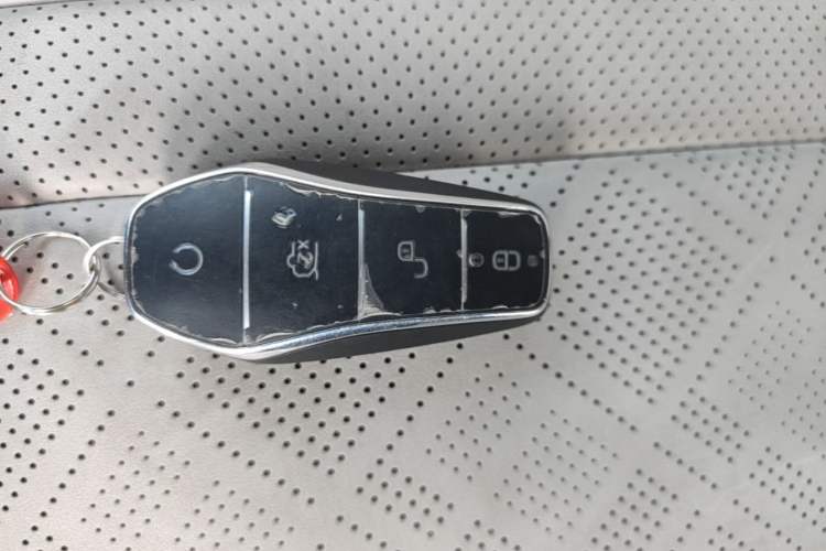 Used BYD Yuan UP 2024 401 km Active Version Vehicle Key