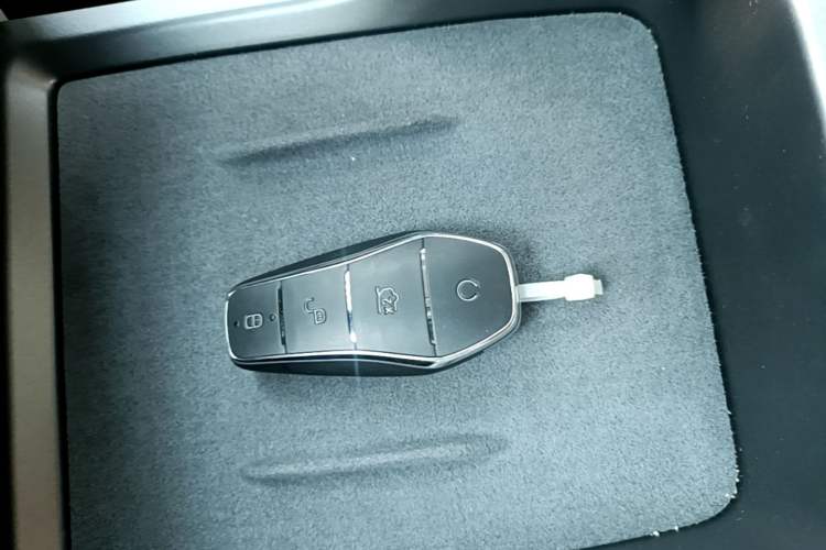 Used BYD Yuan UP 2024 401KM Beyond Edition Vehicle Key