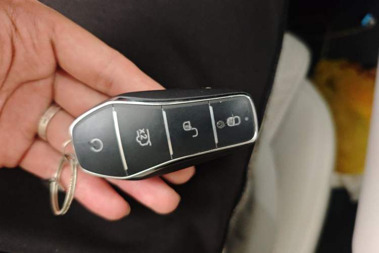 Used BYD Yuan UP 2024 401 km Active Version Vehicle Key