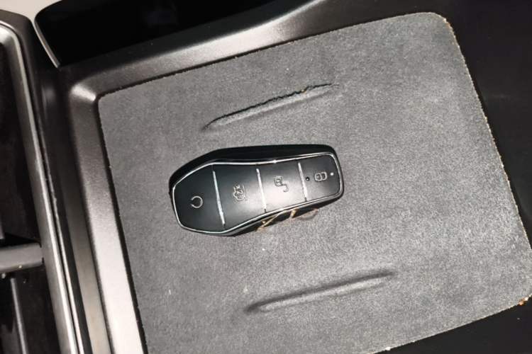 Used BYD Yuan UP 2024 401KM Beyond Edition Vehicle Key