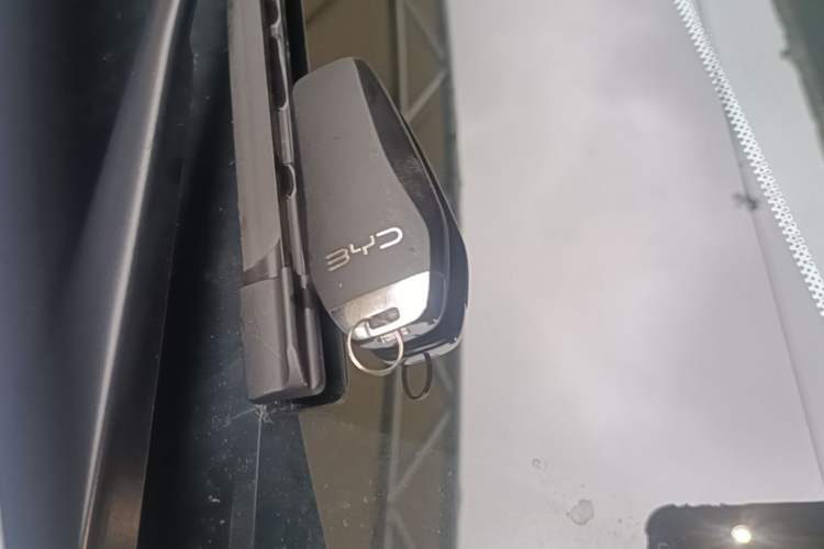 Used BYD Yuan UP 2024 401KM Leading Edition Vehicle Key