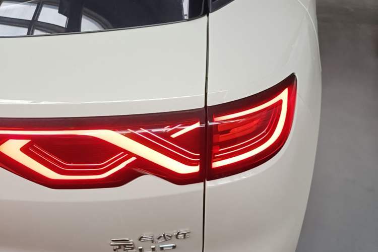 Used BYD Yuan UP 2024 401KM Beyond Edition Exterior 3
