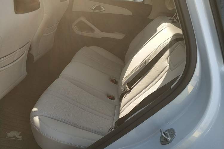 Used BYD Yuan UP 2024 401 km Active Version Interior 4
