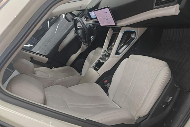 Used BYD Yuan UP 2024 401KM Beyond Edition Right Front Seat