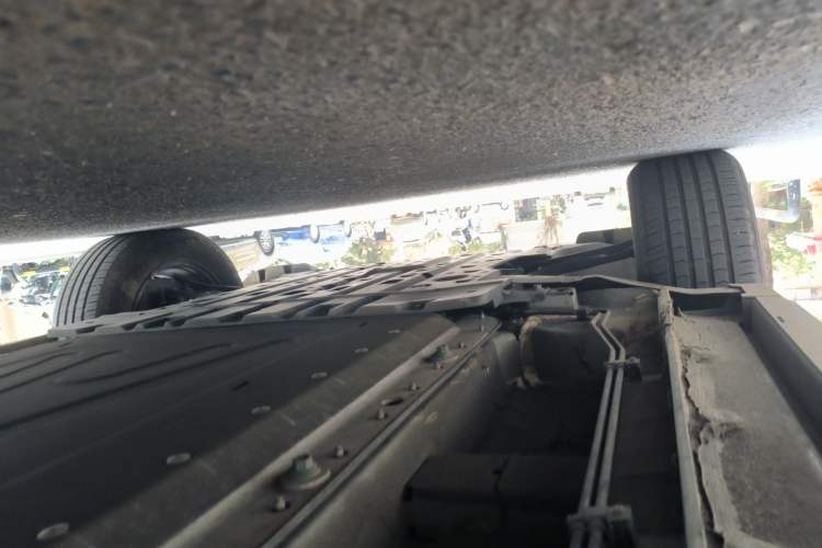 Used BYD Yuan UP 2025 Model 301KM Leading Version Chassis Front Left