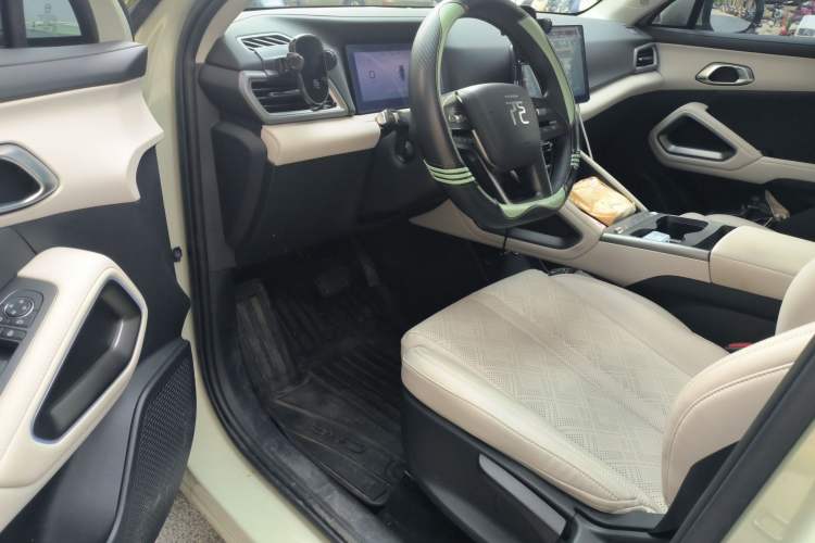 Used BYD Yuan UP 2025 Model 301KM Leading Version Driver Seat