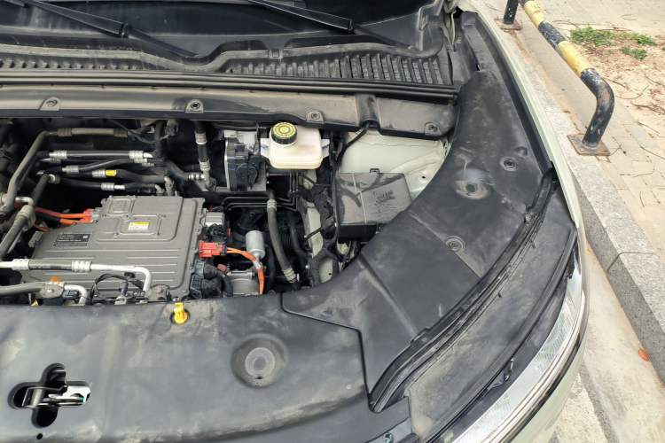 Used BYD Yuan UP 2025 Model 301KM Leading Version Engine Bay Left