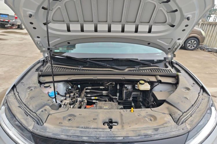 Used BYD Yuan UP 2025 Intelligent Driving Version 401 KM Dynamic Edition Engine Bay