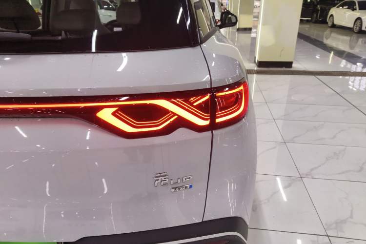 Used BYD Yuan UP 2025 Intelligent Driving Version 401 km Leading Edition Exterior 6