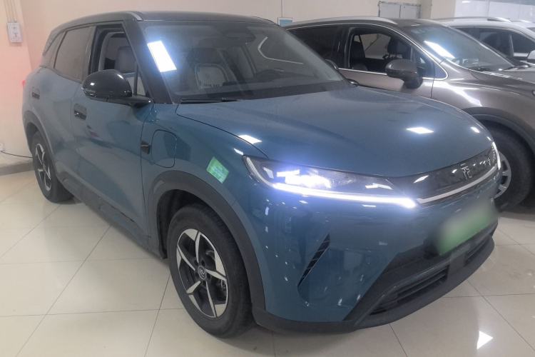 Used BYD Yuan UP 2025 Intelligent Driving Version 401 km Leading Edition Front Right 45 Deg