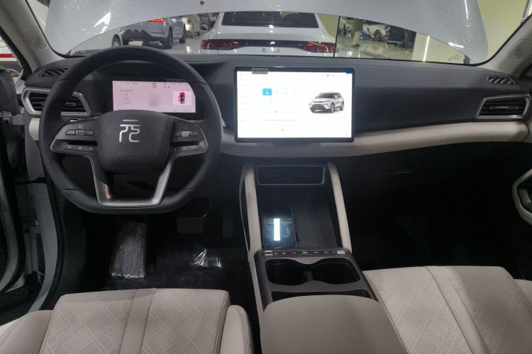 Used BYD Yuan UP 2025 Intelligent Driving Version 401 km Leading Edition Interior 2