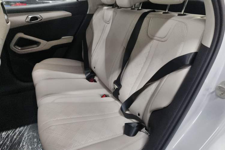 Used BYD Yuan UP 2025 Intelligent Driving Version 401 km Leading Edition Interior 4