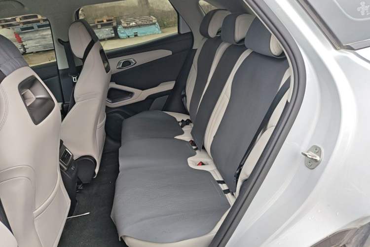 Used BYD Yuan UP 2025 Intelligent Driving Version 401 KM Dynamic Edition Left Rear Seat