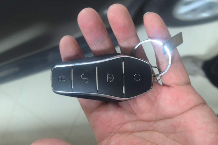 Used BYD Yuan UP 2025 Intelligent Driving Version 401 km Leading Edition Vehicle Key