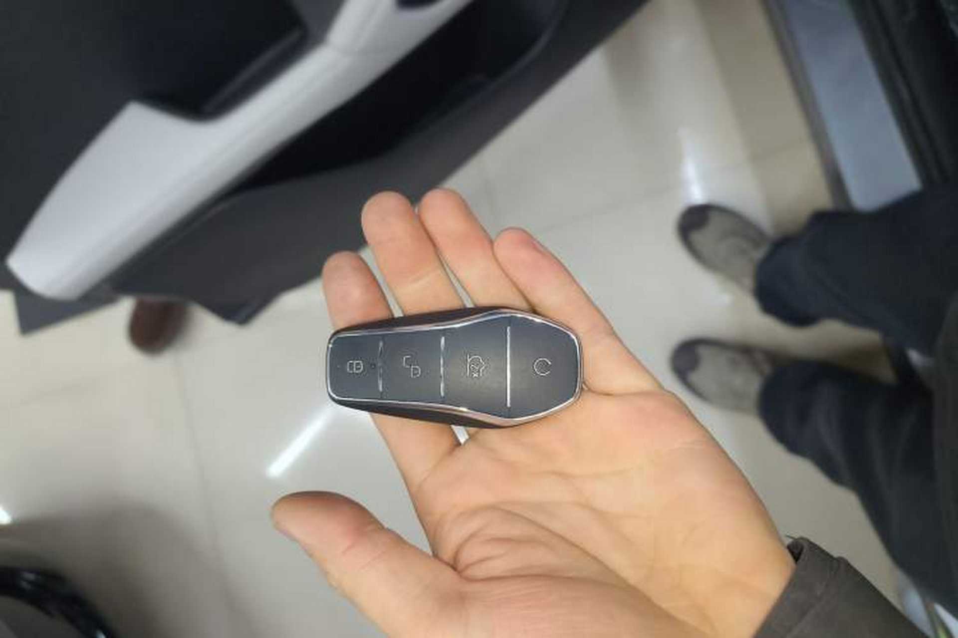 Used BYD Yuan UP 2025 Intelligent Driving Version 401 km Leading Edition Vehicle Key