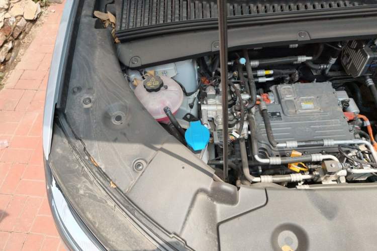 Used BYD Yuan UP 2025 Model 301KM Leading Version Engine Bay Right