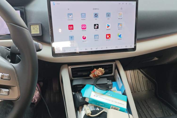 Used BYD Yuan UP 2025 Intelligent Driving Version 401 KM Dynamic Edition Audio And AC Panel