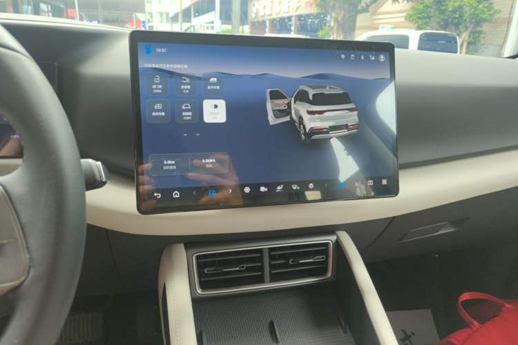 Used BYD Yuan UP 2025 Intelligent Driving Version 401 KM Dynamic Edition Audio And AC Panel