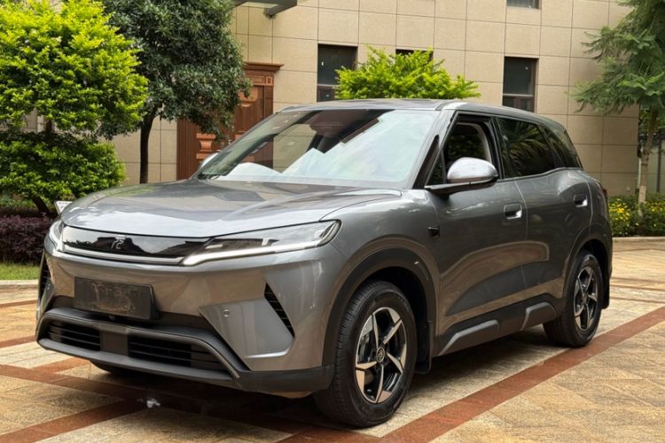 BYD Yuan UP 2025 Intelligent Driving Version 401 km Leading Edition