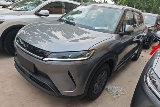 Used BYD Yuan UP 2025 Model 301KM Leading Version