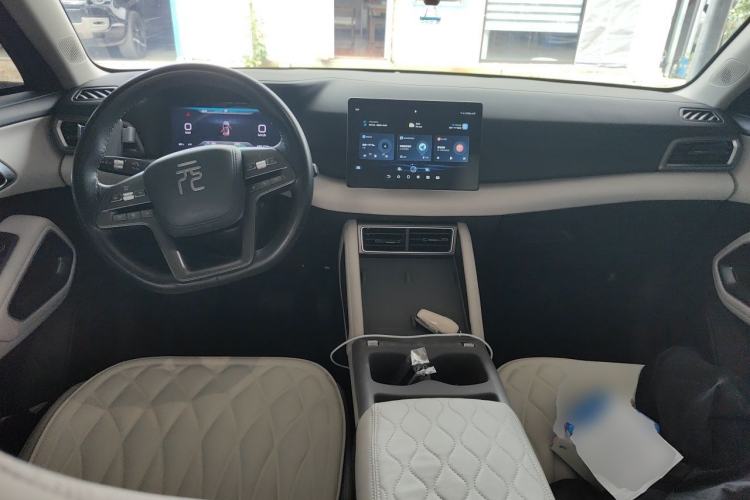 Used BYD Yuan UP 2025 Model 301KM Leading Version Center Console