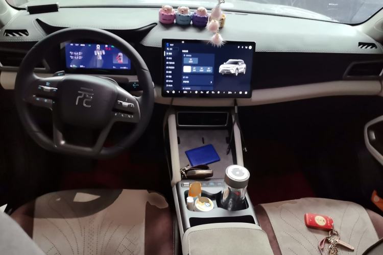 Used BYD Yuan UP 2025 Intelligent Driving Version 401 KM Dynamic Edition Center Console