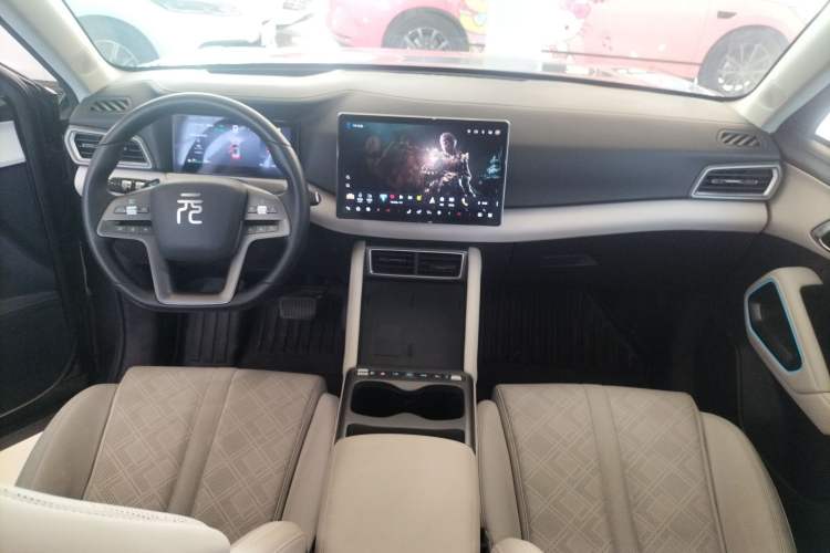 Used BYD Yuan UP 2025 Intelligent Driving Version 401 km Beyond-Range Edition Center Console