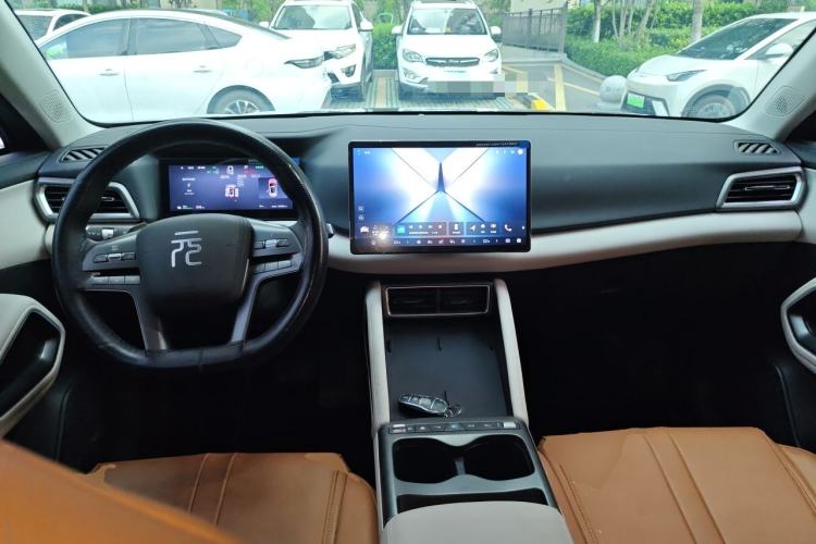 Used BYD Yuan UP 2025 Intelligent Driving Version 401 KM Dynamic Edition Center Console
