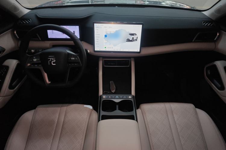 Used BYD Yuan UP 2025 Intelligent Driving Version 401 KM Dynamic Edition Center Console