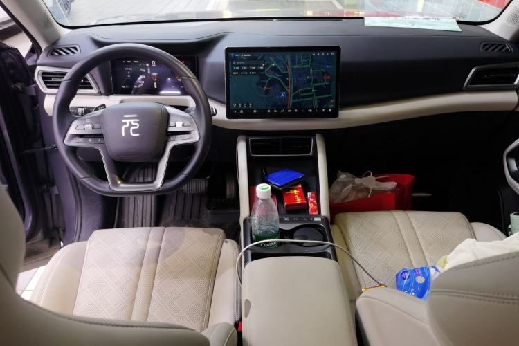 Used BYD Yuan UP 2025 Intelligent Driving Version 401 KM Dynamic Edition Center Console