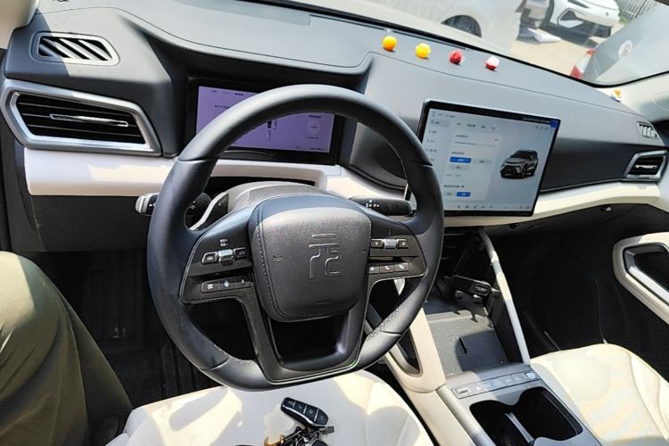 Used BYD Yuan UP 2025 Intelligent Driving Version 401 KM Dynamic Edition Center Console