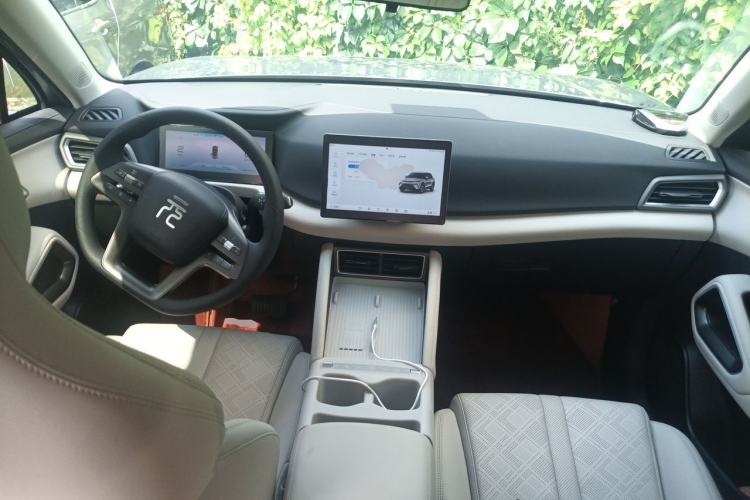 Used BYD Yuan UP 2025 Model 301KM Leading Version Center Console