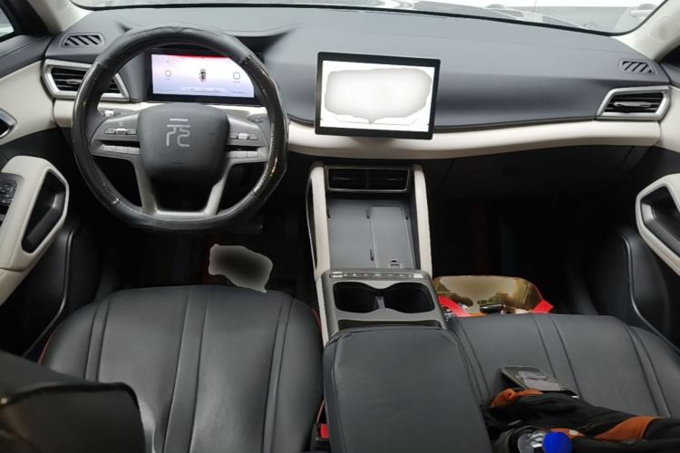 Used BYD Yuan UP 2025 Model 301KM Leading Version Center Console