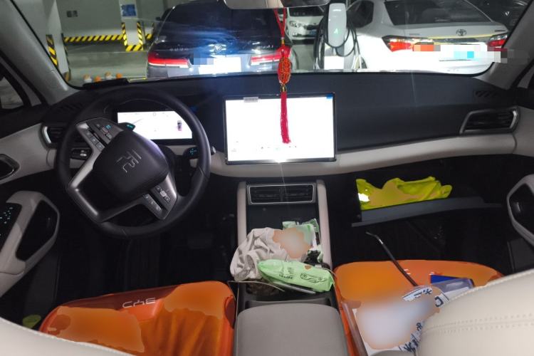 Used BYD Yuan UP 2025 Intelligent Driving Version 401 KM Dynamic Edition Center Console