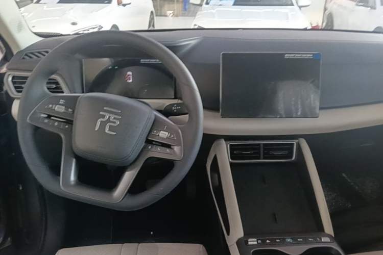 Used BYD Yuan UP 2025 Model 301KM Leading Version Center Console