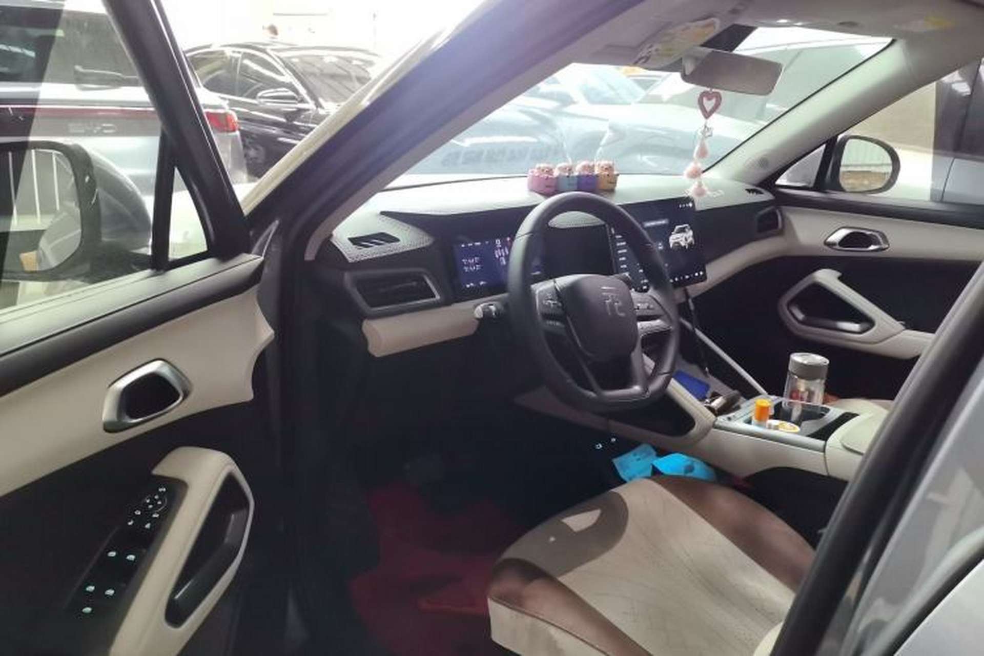 Used BYD Yuan UP 2025 Intelligent Driving Version 401 KM Dynamic Edition Driver Seat