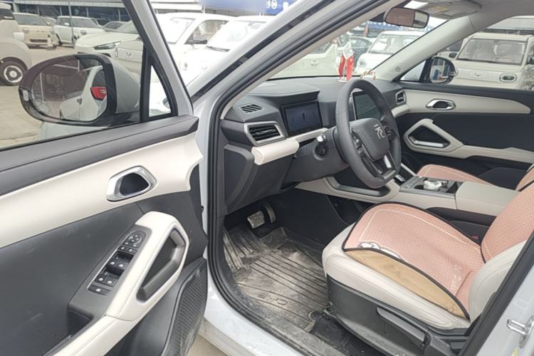 Used BYD Yuan UP 2025 Model 301KM Leading Version Driver Seat