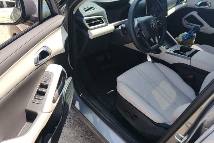 Used BYD Yuan UP 2025 Intelligent Driving Version 401 km Leading Edition Driver Seat