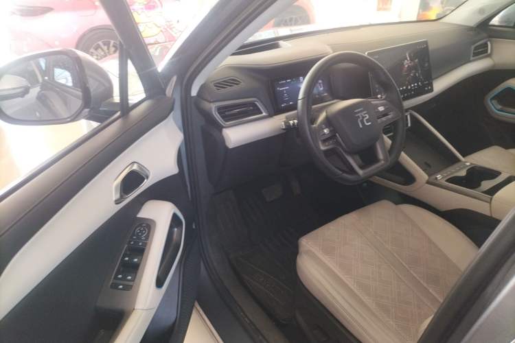 Used BYD Yuan UP 2025 Intelligent Driving Version 401 km Beyond-Range Edition Driver Seat