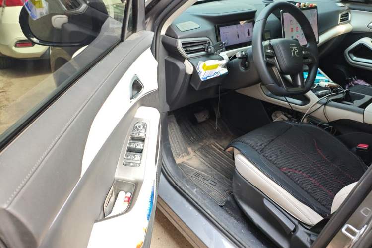 Used BYD Yuan UP 2025 Intelligent Driving Version 401 KM Dynamic Edition Driver Seat