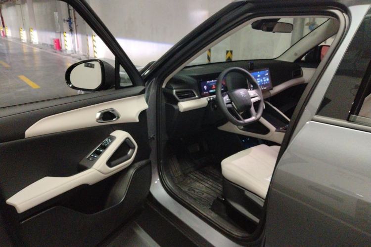 Used BYD Yuan UP 2025 Model 301KM Leading Version Driver Seat