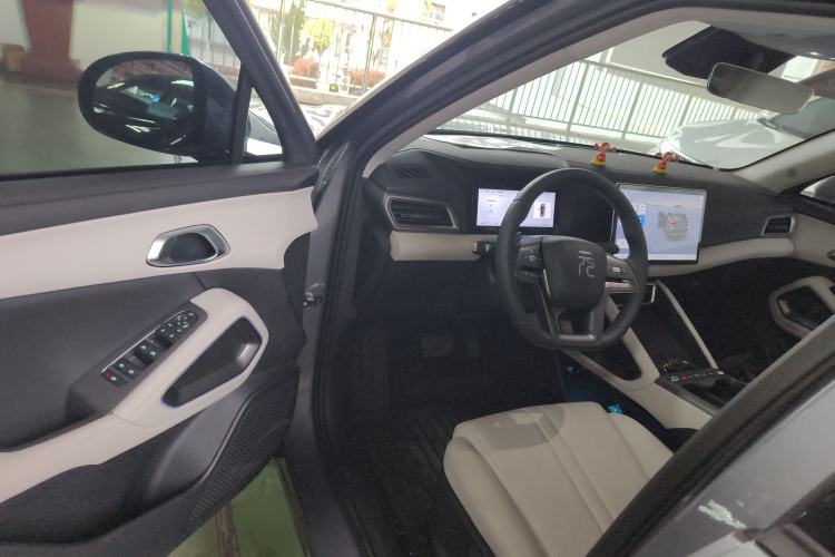 Used BYD Yuan UP 2025 Intelligent Driving Version 401 KM Dynamic Edition Driver Seat