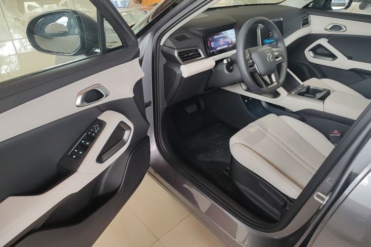 Used BYD Yuan UP 2025 Model 301KM Leading Version Driver Seat