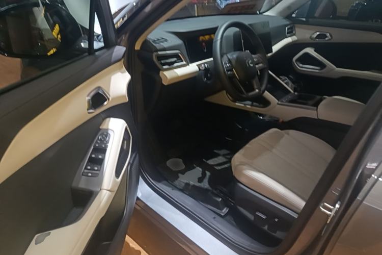 Used BYD Yuan UP 2025 Intelligent Driving Version 401 KM Dynamic Edition Driver Seat
