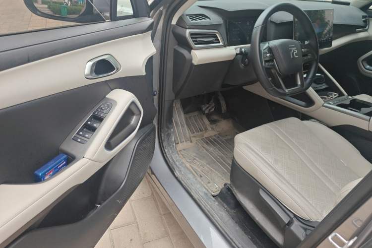 Used BYD Yuan UP 2025 Intelligent Driving Version 401 KM Dynamic Edition Driver Seat