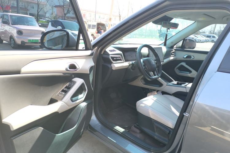 Used BYD Yuan UP 2025 Intelligent Driving Version 401 KM Dynamic Edition Driver Seat