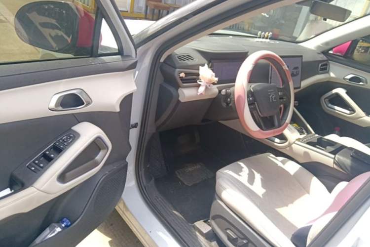Used BYD Yuan UP 2025 Intelligent Driving Version 401 km Leading Edition Driver Seat
